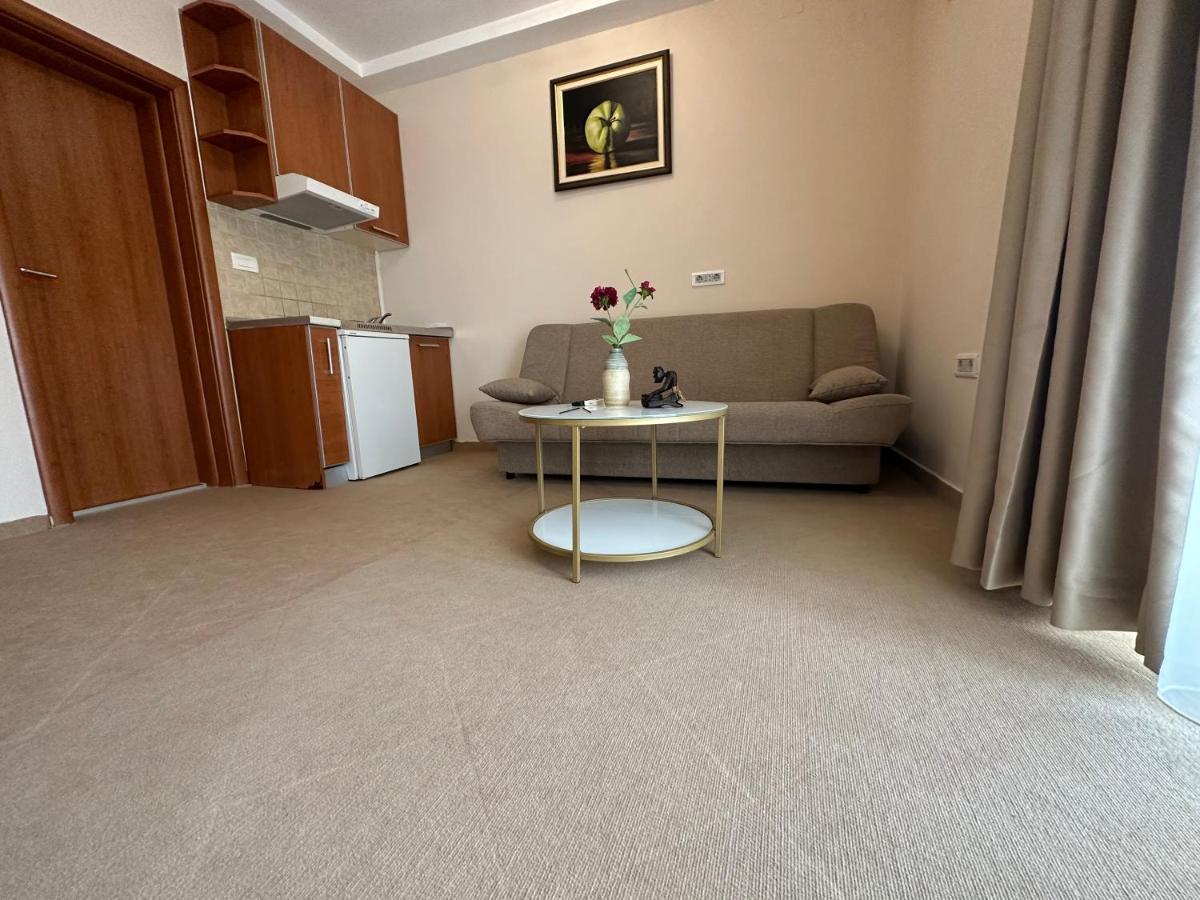 Vila Danica Tivat Lägenhet Exteriör bild