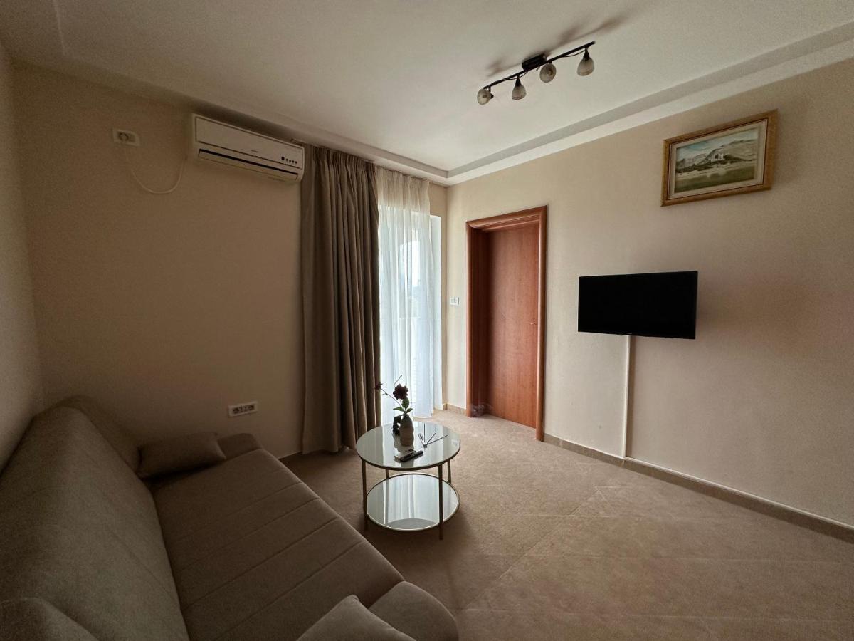 Vila Danica Tivat Lägenhet Exteriör bild