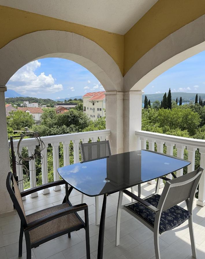 Vila Danica Tivat Lägenhet Exteriör bild