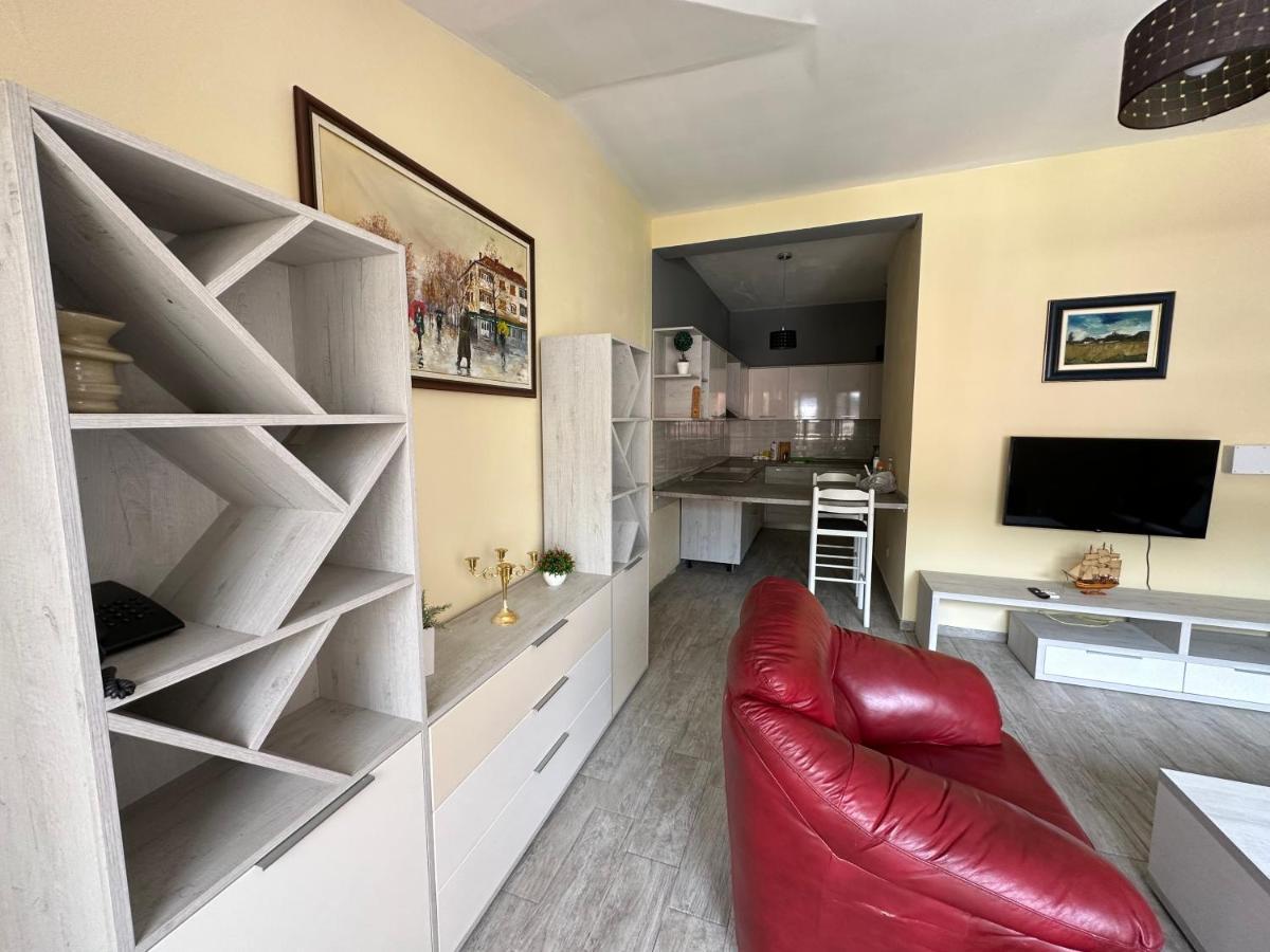 Vila Danica Tivat Lägenhet Exteriör bild
