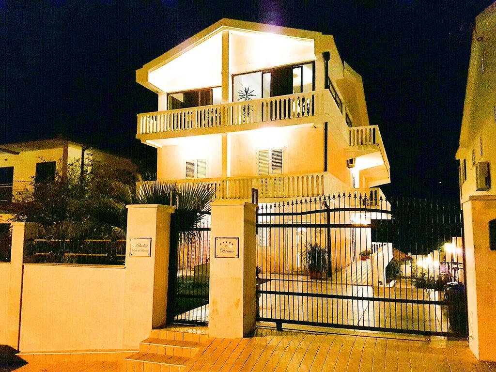 Vila Danica Tivat Lägenhet Exteriör bild